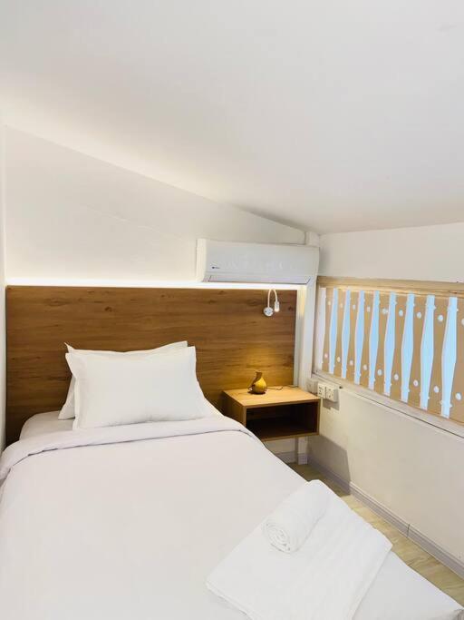 3 Bedroom Beachside Apartment - 30 Secs From Beach Flic en Flac Exterior foto