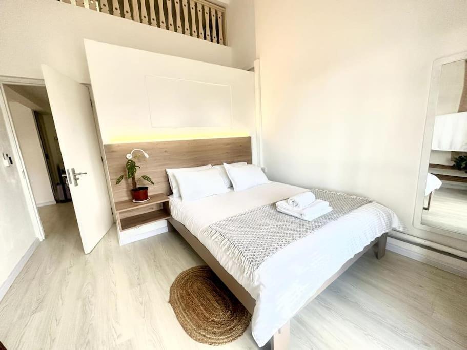 3 Bedroom Beachside Apartment - 30 Secs From Beach Flic en Flac Exterior foto